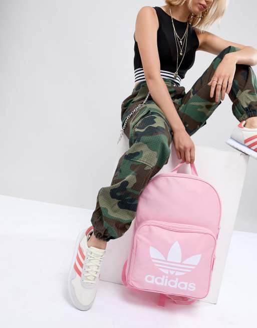 Adidas best sale backpack outfit