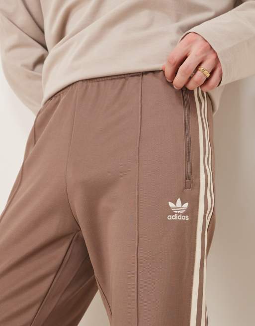 adidas Originals Classics Trainingsbroek in bruin ASOS