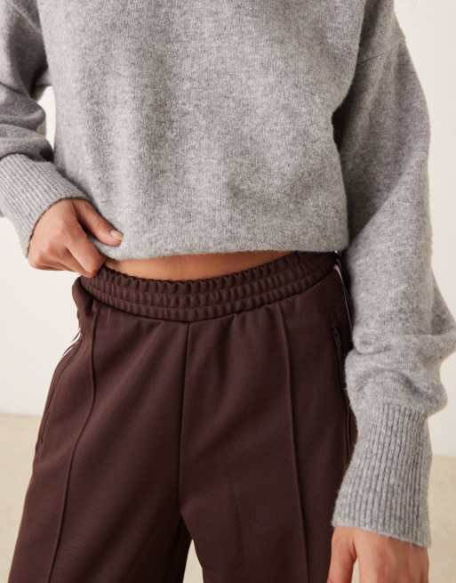 adidas Originals – Classics – Trainingshose in Braun und Rosa, 4 von 5