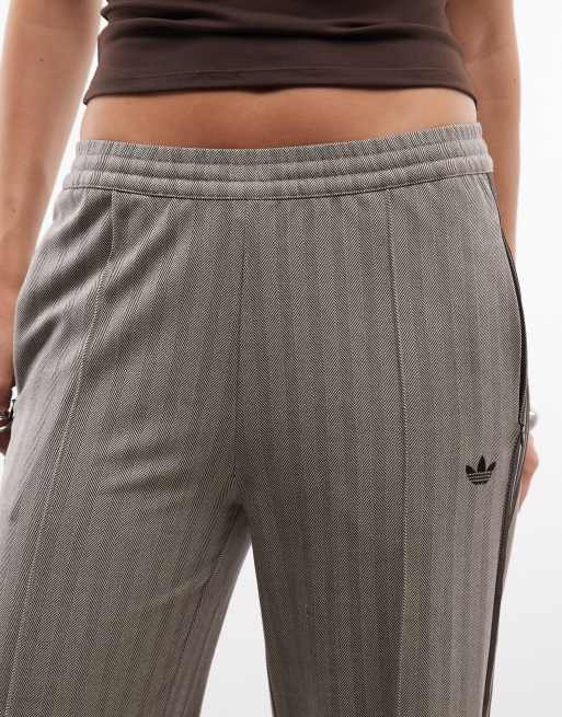 adidas Originals – Classics – Trainingshose mit hellem Fischgrätmuster, 5 von 5