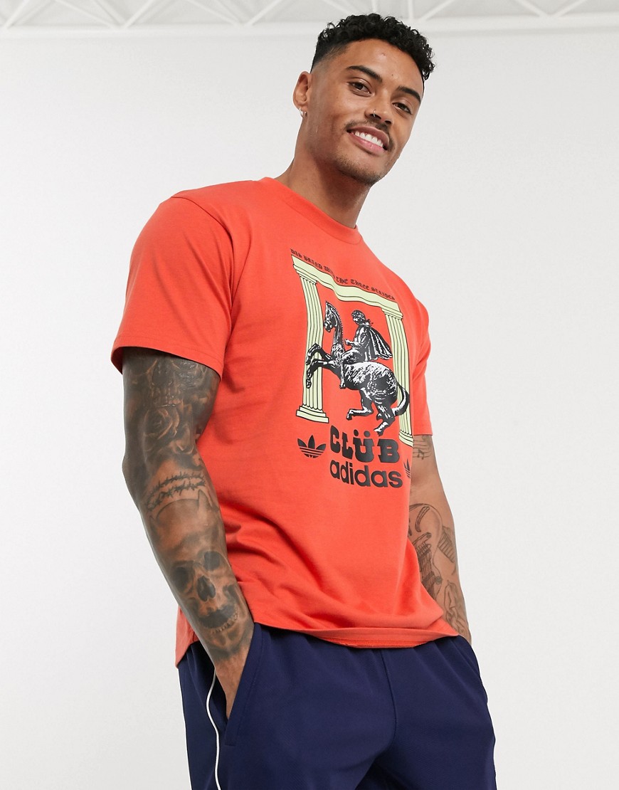 Adidas Originals - Club pillar - T-shirt met logo in oranje