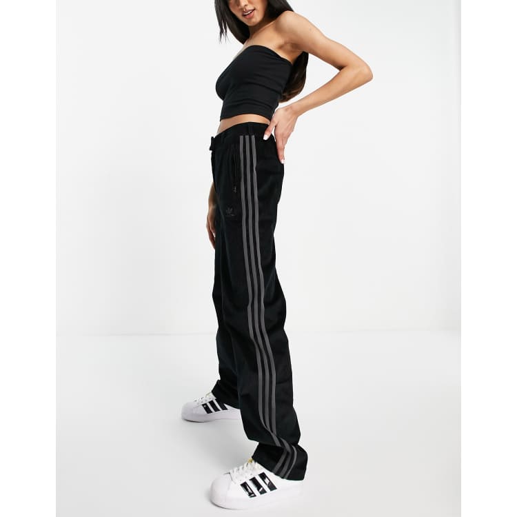 adidas Originals Comfy Cords Corduroy pantalon met hoge taille en wijde pijpen in zwart