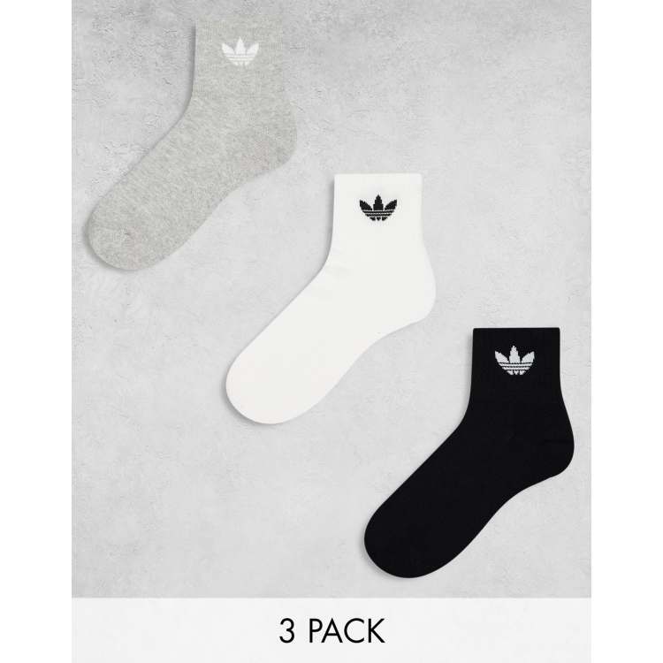 adidas Originals Confezione da 3 paia di calzini alla caviglia neri grigi e bianchi