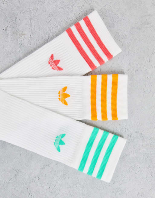 adidas Originals Confezione da 3 paia di calzini corti bianchi con tre strisce colorate