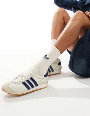 adidas Originals - Country OG - Sneaker in gebrochenem Weiß und Indigo-Bunt