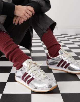 adidas Originals - Country OG - Sneaker in Metallic-Silber und Rot