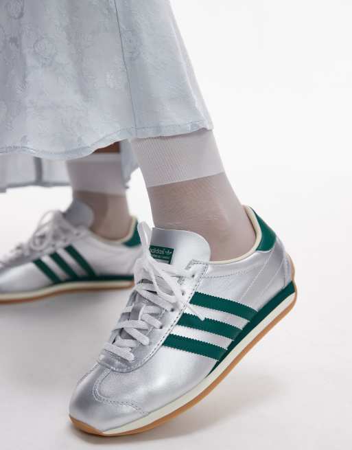 adidas Originals Country OG Sneaker in Silber und Grun ASOS