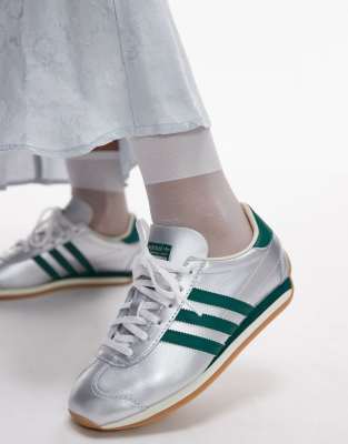  Country OG trainers  and green