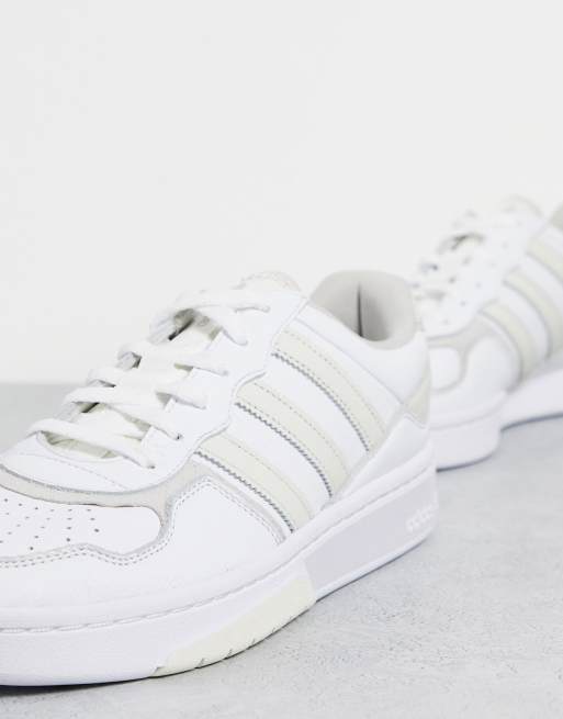 Disciplinair Bezet Onvermijdelijk adidas Originals Courtic trainers in white and neutral tones | ASOS