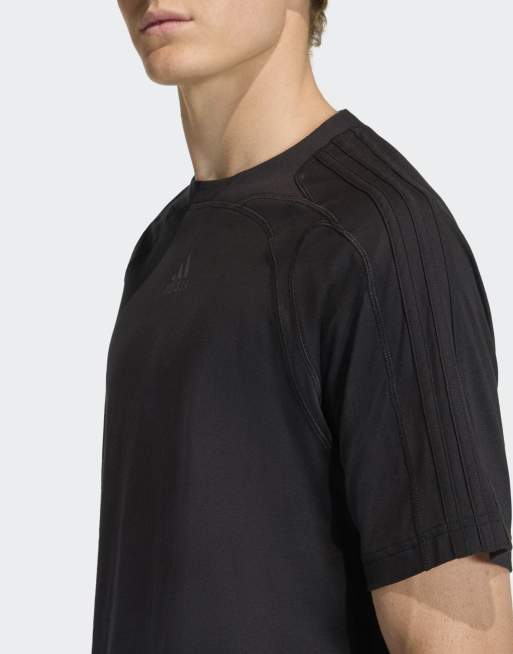 adidas Originals Cutline regular tee in black, 3 of 3