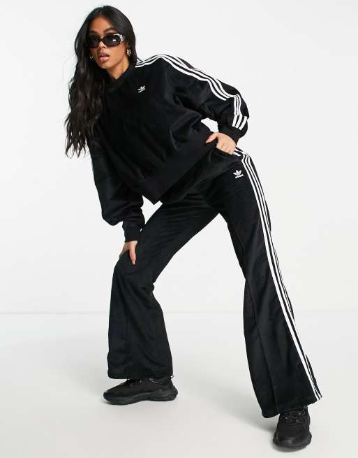 adidas Originals – Czarne sztruksowe dzwony z trzema paskami