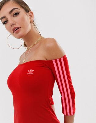 adidas Originals czerwona sukienka z trzema paskami i dekoltem typu  bardotka | ASOS