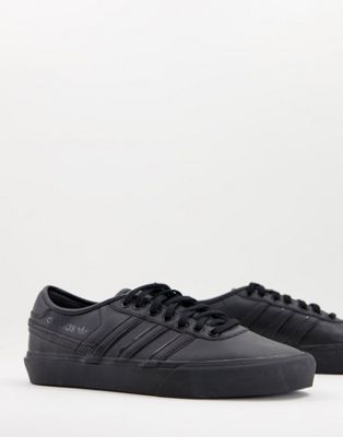 Chaussures, bottes et baskets adidas Originals - Delpala - Baskets en cuir - Triple noir
