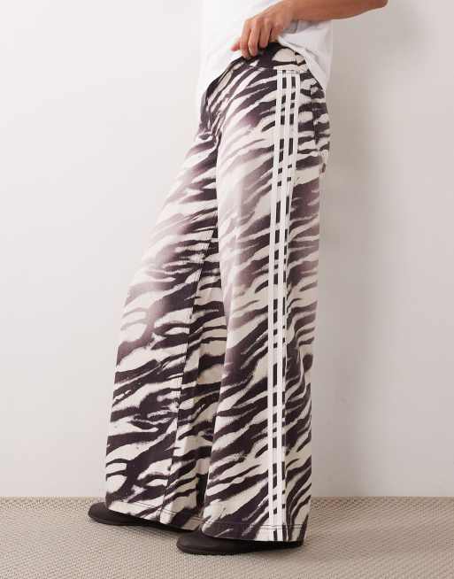 adidas Originals denim jeans in zebra, 2 of 5