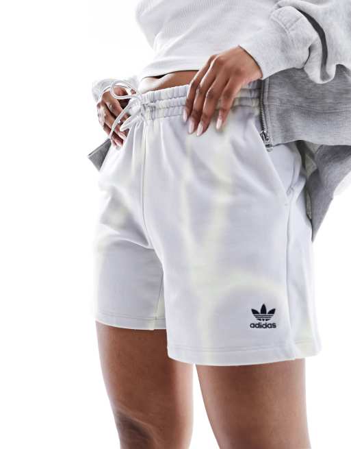 adidas Originals – Dye – Szare szorty dresowe ze wzorem na całej powierzchni