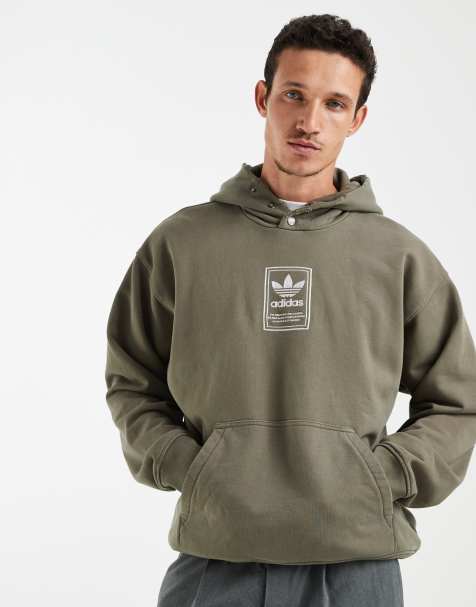 adidas Originals – Elevated gfx – Kapuzenpullover in Olive Strata - view 1