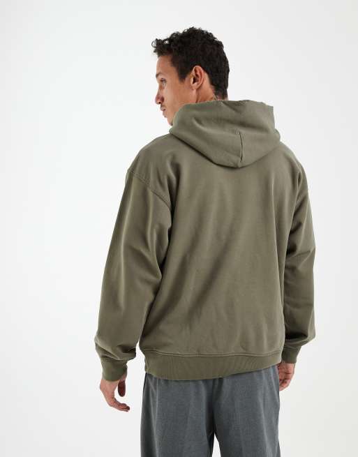 adidas Originals – Elevated gfx – Kapuzenpullover in Olive Strata, 4 von 5