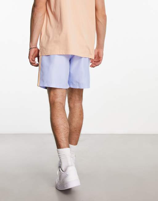 adidas Originals Enjoy Summer Shorts in Pastellblau mit Grafikprint