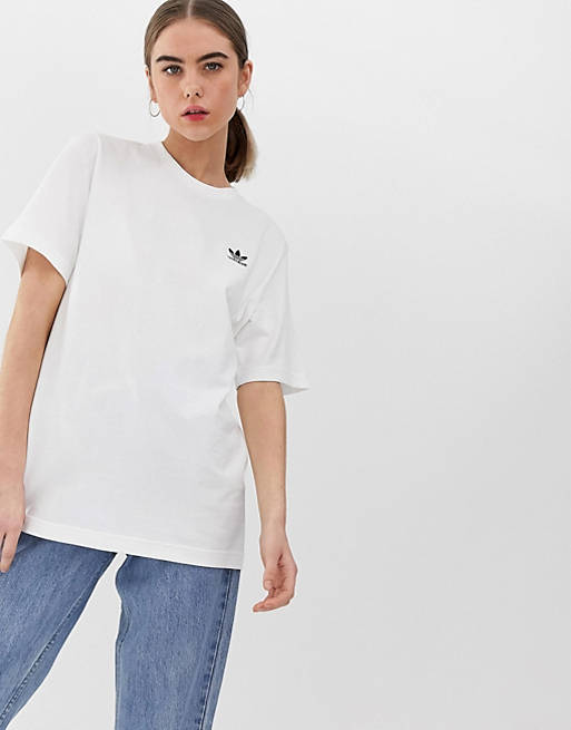 adidas – Originals – Essential – Biały T-shirt z małym logo