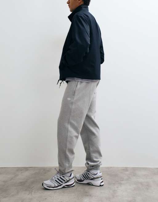 adidas Originals essential cuffed joggers in grey, 2 of 5
