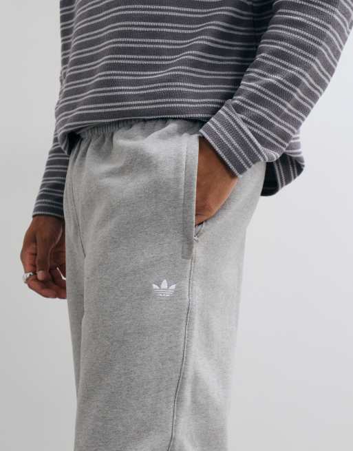 adidas Originals essential cuffed joggers in grey, 4 of 5