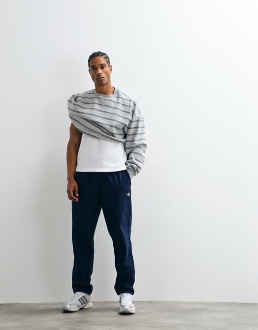 adidas Originals essential cuffed joggers in navy, 3 of 5