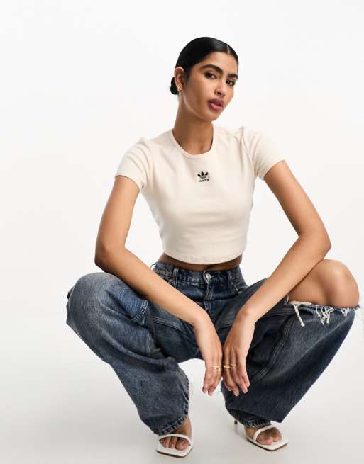 adidas Originals - Essential - Geribbeld crop T-shirt in wonderwit