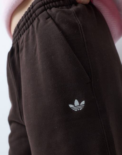 adidas Originals Essential Jogger in Dunkelbraun, 5 von 5
