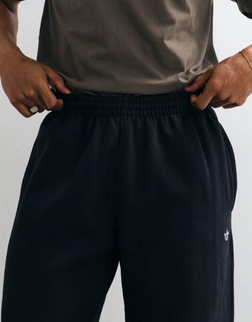 adidas Originals Essential Jogger mit Bündchen in Schwarz, 4 von 5