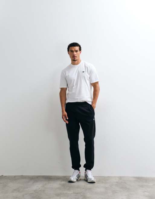 adidas Originals Essential Jogger mit Bündchen in Schwarz, 2 von 5