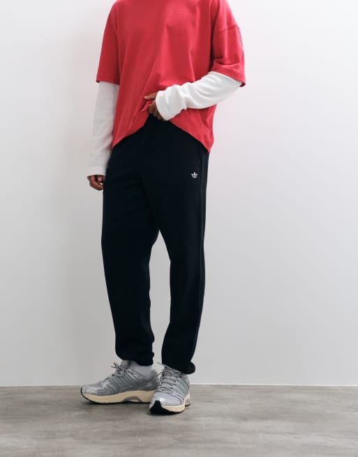 adidas Originals Essential Jogger mit Bündchen in Schwarz, 2 von 5