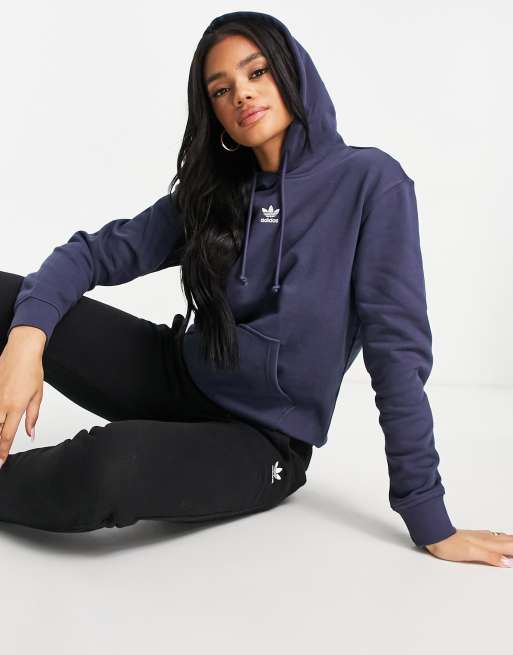 adidas Originals – Essential – Kapuzenpullover in Marine mit zentralem Logo