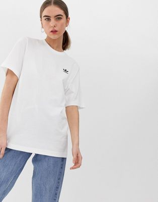 adidas Originals Essential mini logo t-shirt in white | ASOS