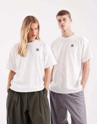 adidas Originals - Essential - Oversize-T-Shirt in Weiß