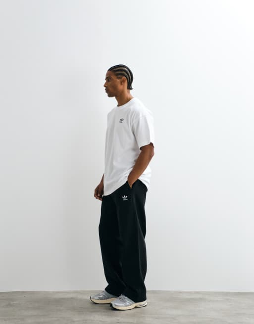 adidas Originals essential oversized t-shirt in white, 2 of 5