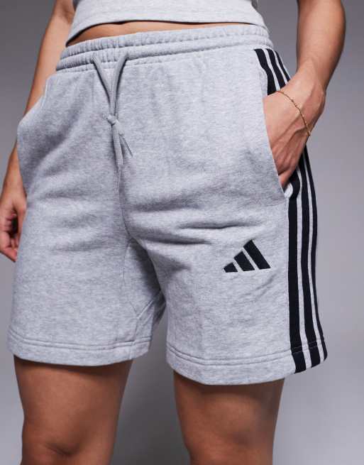 adidas Originals Essential shorts i grått, 5 av 5