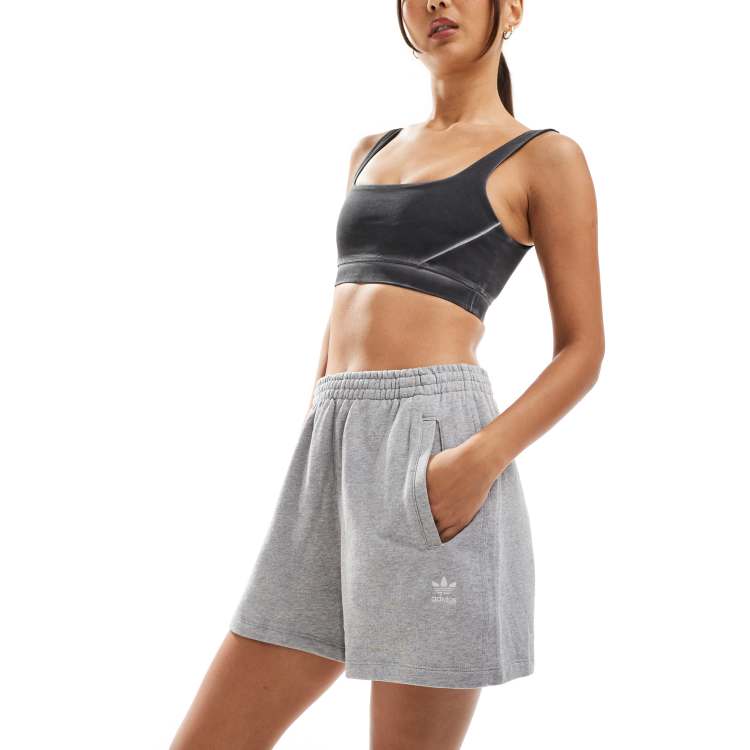 206247944-1-grey?$n_750w$&wid=