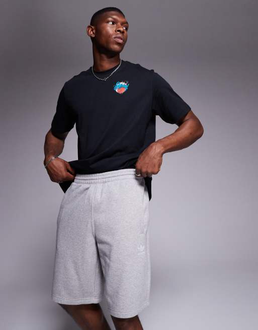 adidas Originals Essential shorts in grey, 2 of 5