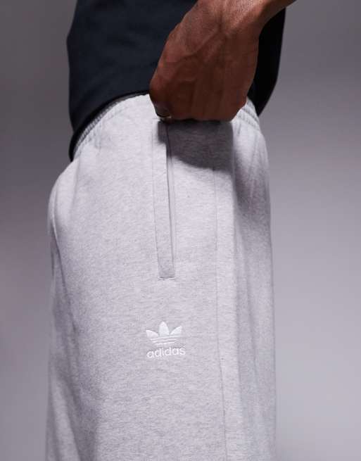 adidas Originals Essential shorts in grey, 5 of 5
