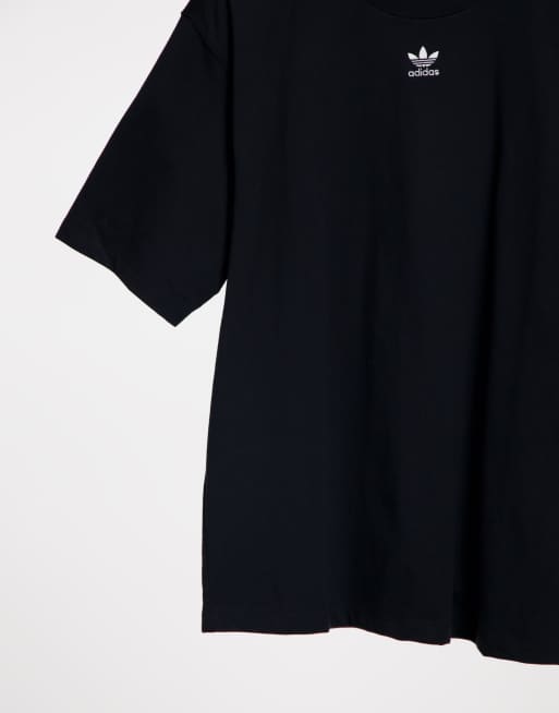 adidas middle logo t shirt