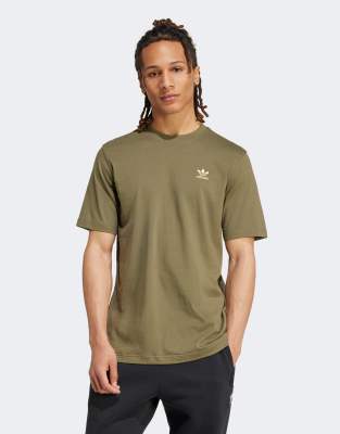 essential t-shirt in off khaki-Green