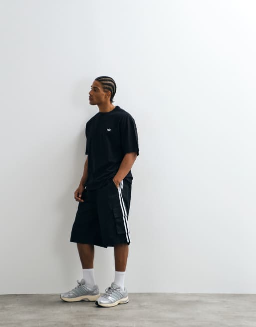 adidas Originals Essential T-Shirt in Schwarz mit lockerer Passform, 2 von 5