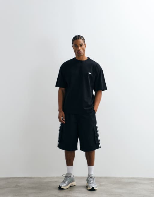 adidas Originals Essential T-Shirt in Schwarz mit lockerer Passform, 4 von 5