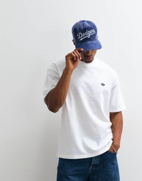 adidas Originals Essential T-Shirt in Weiß mit lockerer Passform - view 1