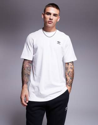 Essential T-shirt in white