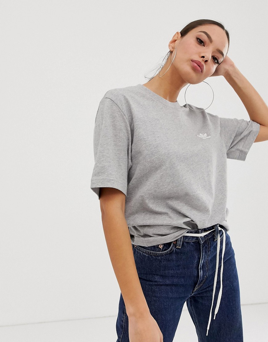 Adidas Originals - Essential - T-shirt met mini-logo in grijs