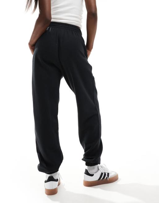 adidas gazelle silver green womens adidas Trefoil Essentials Men Shorts