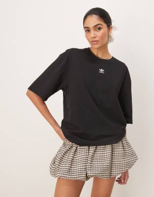 футболка для бойфренда adidas Originals Essentials черного цвета 5790₽