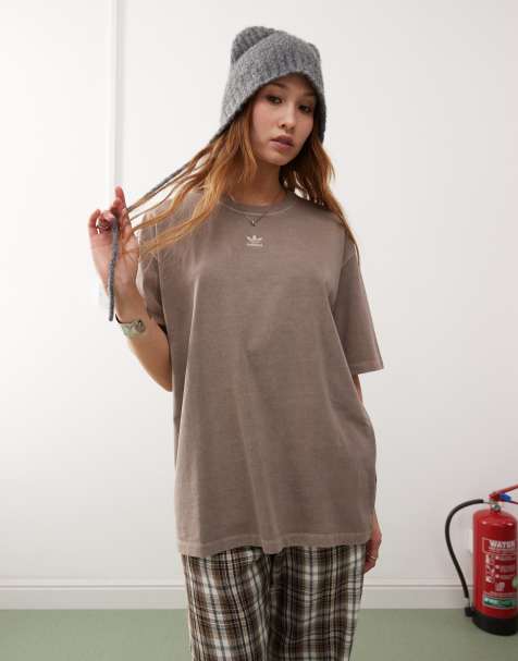 adidas Originals – Essentials – Brązowy T-shirt z logo Trefoil - view 1