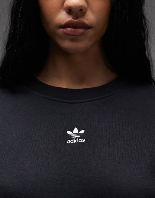 adidas Originals essentials crew neck oversized sweatshirt in black, 3 of 4